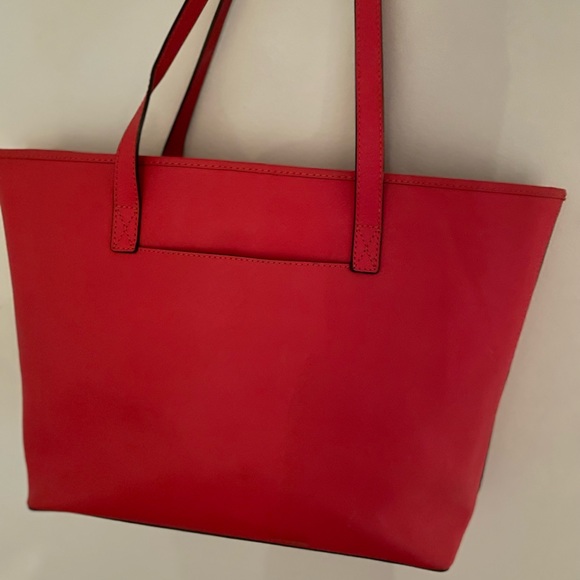 Orange/red Micheal kors bag.  Almost brand new, where 1-2 times. - Picture 3 of 5